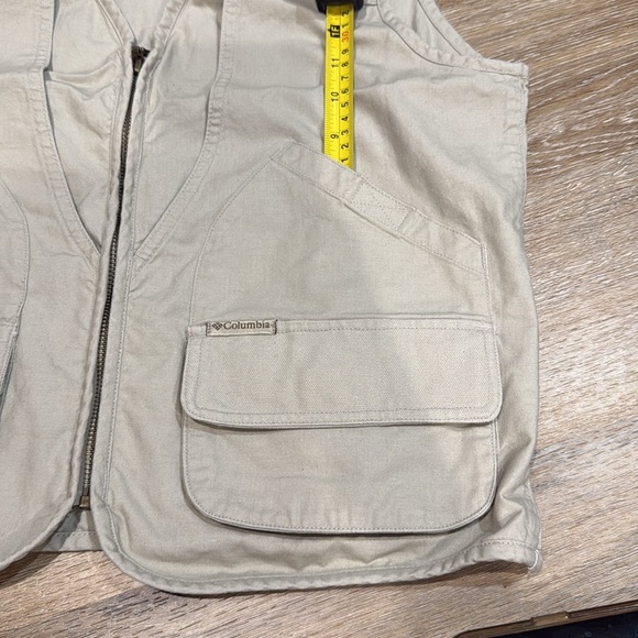 Columbia Khaki Utility Vest - Picture 13 of 14